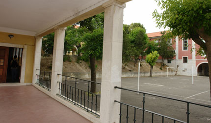 ESCOLA BÁSICA E SECUNDÁRIA GIL VICENTE