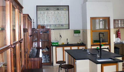 ESCOLA BÁSICA E SECUNDÁRIA JOSEFA DE ÓBIDOS