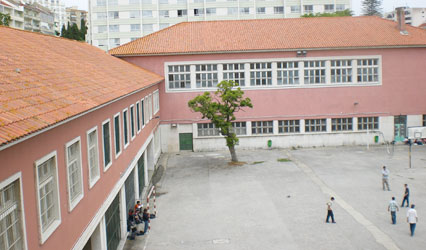 ESCOLA BÁSICA E SECUNDÁRIA JOSEFA DE ÓBIDOS