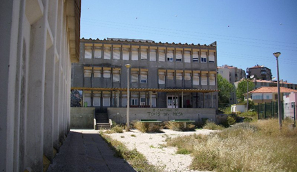 ESCOLA BÁSICA E SECUNDÁRIA PROFESSOR REYNALDO DOS SANTOS
