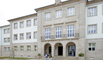 ESCOLA SECUNDÁRIA CAROLINA MICHAELIS