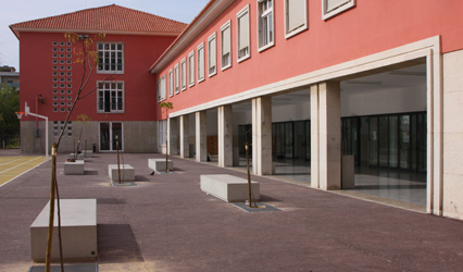 ESCOLA BÁSICA E SECUNDÁRIA JOSEFA DE ÓBIDOS