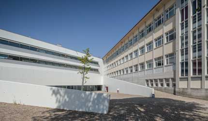 ESCOLA SECUNDÁRIA FRANCISCO DE HOLANDA