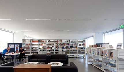 ESCOLA SECUNDÁRIA TOMAZ PELAYO