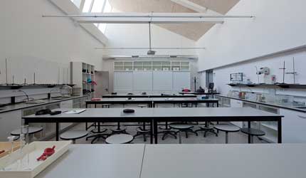 ESCOLA SECUNDÁRIA TOMAZ PELAYO