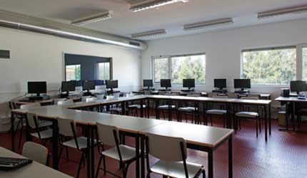 ESCOLA BÁSICA E SECUNDÁRIA FERREIRA DE CASTRO