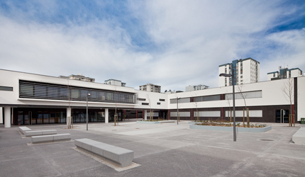 ESCOLA  BÁSICA E SECUNDÁRIA PROFESSOR RUY LUÍS GOMES