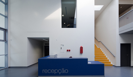 ESCOLA  BÁSICA E SECUNDÁRIA PROFESSOR RUY LUÍS GOMES