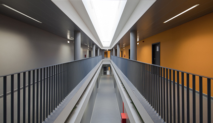 ESCOLA  BÁSICA E SECUNDÁRIA PROFESSOR RUY LUÍS GOMES