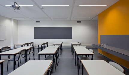 ESCOLA  BÁSICA E SECUNDÁRIA PROFESSOR RUY LUÍS GOMES