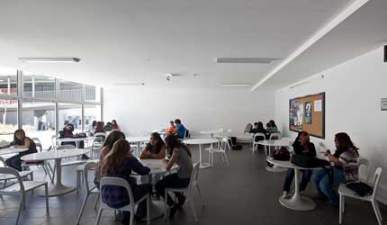 ESCOLA BÁSICA E SECUNDÁRIA PROFESSOR REYNALDO DOS SANTOS