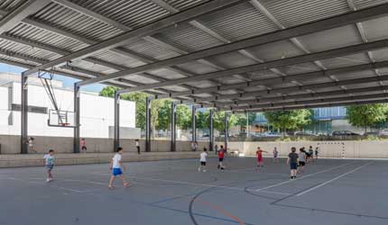 ESCOLA BÁSICA E SECUNDÁRIA CLARA DE RESENDE