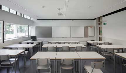 ESCOLA BÁSICA E SECUNDÁRIA CLARA DE RESENDE