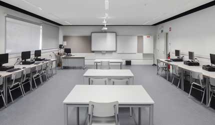 ESCOLA BÁSICA E SECUNDÁRIA CLARA DE RESENDE