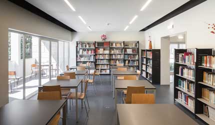 ESCOLA BÁSICA E SECUNDÁRIA CLARA DE RESENDE