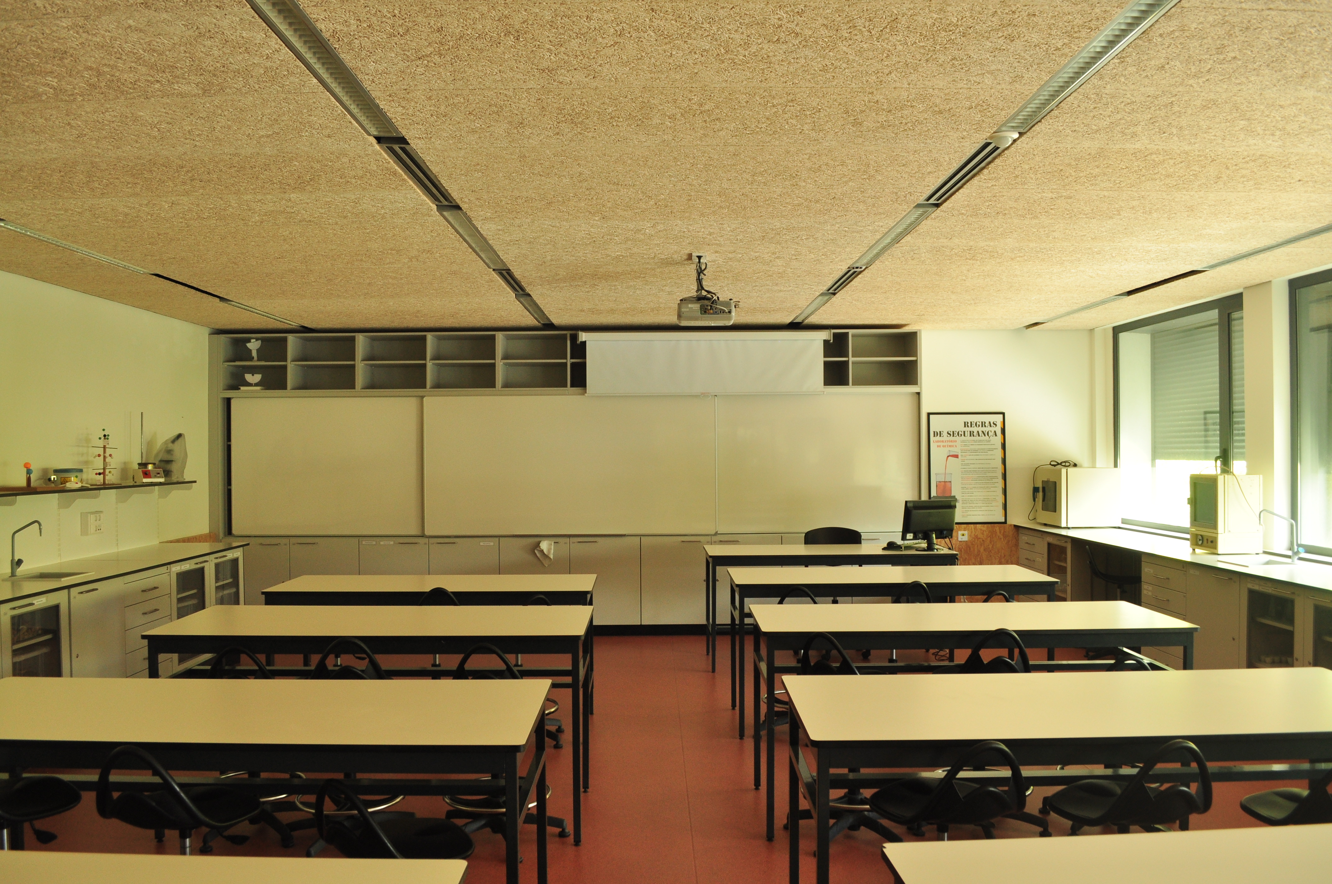 ESCOLA SECUNDÁRIA DA TROFA