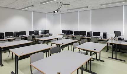 ESCOLA BÁSICA E SECUNDÁRIA LIMA  DE FREITAS