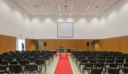 ESCOLA BÁSICA E SECUNDÁRIA LIMA  DE FREITAS