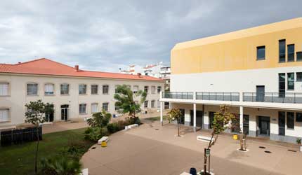 ESCOLA SECUNDÁRIA TOMÁS CABREIRA