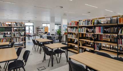 ESCOLA SECUNDÁRIA TOMÁS CABREIRA