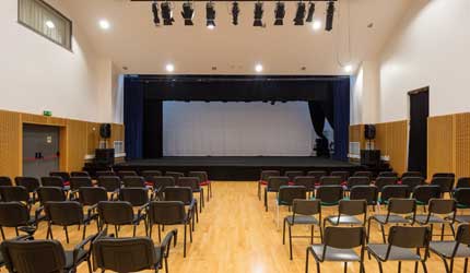 ESCOLA SECUNDÁRIA TOMÁS CABREIRA